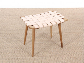 tabouret repose ou pied scandinave en cuir