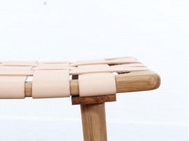 tabouret repose ou pied scandinave en cuir