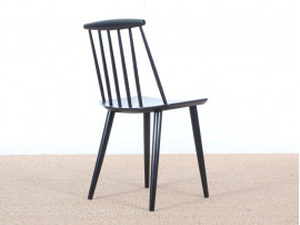 Suite de 4 chaises scandinaves modèle J77