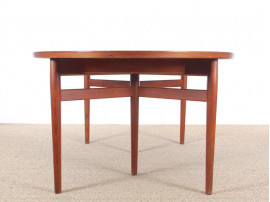 Scandinavian dining table in Rio rosewood 