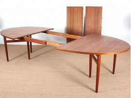 Scandinavian dining table in Rio rosewood 