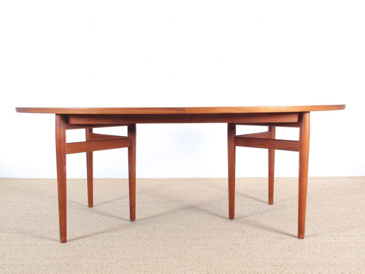 Scandinavian dining table in teak by Arne Vodder