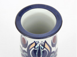 Mid-Century Modern ceramic vase by Berte Jessen modèle 207/2967 for Royal Copenhagen