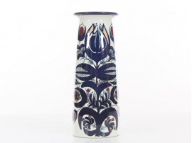 Mid-Century Modern ceramic vase by Berte Jessen modèle 207/2967 for Royal Copenhagen