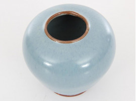 Petit vase en céramique scandinave bleu clair