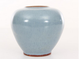 Petit vase en céramique scandinave bleu clair