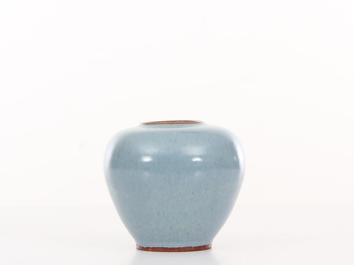 Petit vase en céramique scandinave bleu clair