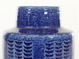 Vase bleu en céramique  