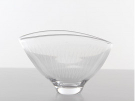 Mid-Century  modern  glass bowl by Vicke Lindstrand for Orrefors