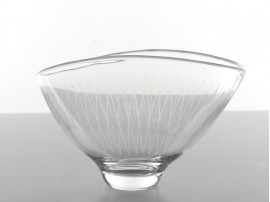 Mid-Century  modern  glass bowl by Vicke Lindstrand for Orrefors