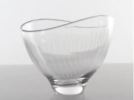 Mid-Century  modern  glass bowl by Vicke Lindstrand for Orrefors