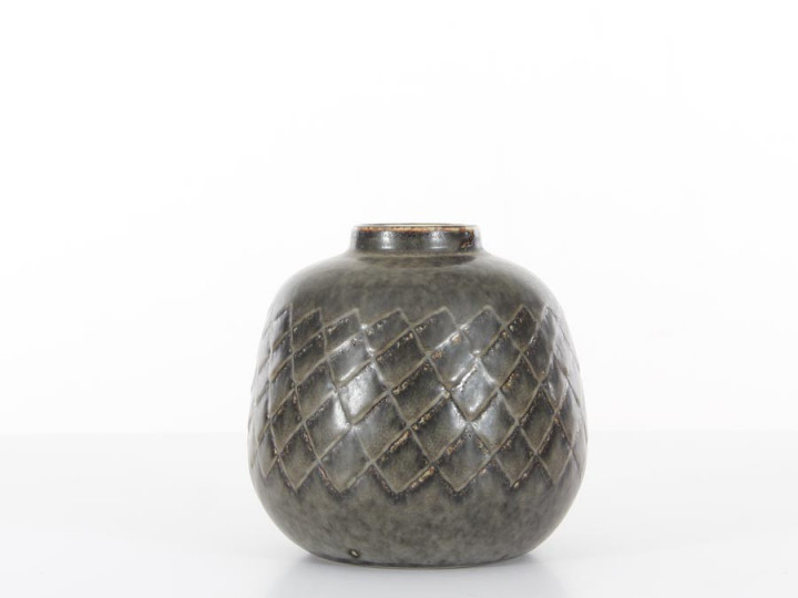 Vase rond en céramique scandinave