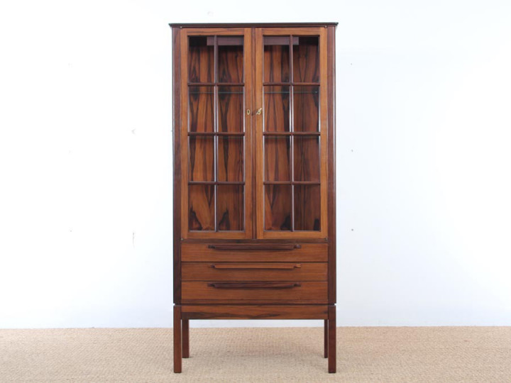 Mid-Century Modern Danish vitrine in rosewood. 