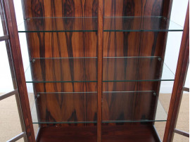 Mid-Century Modern Danish vitrine in rosewood. 