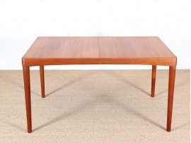 Mid-Century Modern danish extendable dining table in teak by H.W. Klein, 6/8 seats