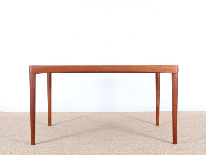 Mid-Century Modern danish extendable dining table in teak by H.W. Klein, 6/8 seats