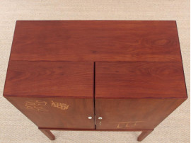 Mid-Century Modern bar-cabinet in teak