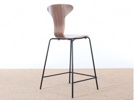 Tabouret de bar scandinave modèle Munkegaard. Nouvelle édition. H 63/77 cm. 