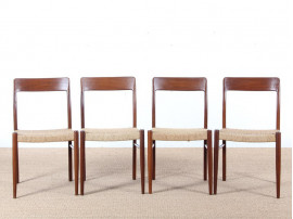 Suite de 4 chaises scandinaves en teck et cordage