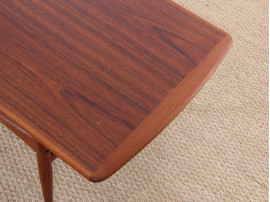 Table basse scandinave en teck.