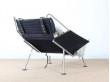 Lounge chair Flag Halyard PP 225 by Hans Wegner, steel base, black rope. New edition