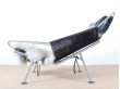 Lounge chair Flag Halyard PP 225 by Hans Wegner, steel base, black rope. New edition