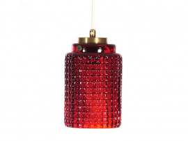 Suspension scandinave en verre rouge