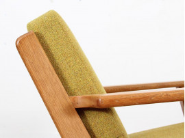 Mid century modern pair of armchairs model GE 290 by Hans Wegner for Getama. 