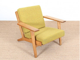 Mid century modern pair of armchairs model GE 290 by Hans Wegner for Getama. 