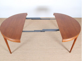 Table de repas scandinave ronde en teck extensible 4/10 pers.