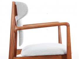 Fauteuil scandinave en acajou. 