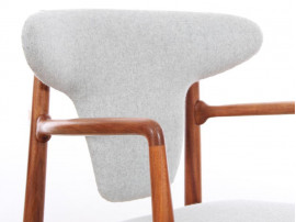 Fauteuil scandinave en acajou. 