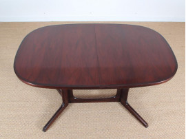 Mid-Century  modern dining table in rosewood 6/10 seats.