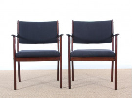 Mid-Century  modern  pair of arm chairs in mahogany model PJ-412 by Ole Wanscher