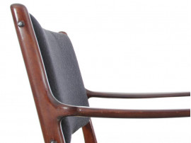 Mid-Century  modern  pair of arm chairs in mahogany model PJ-412 by Ole Wanscher