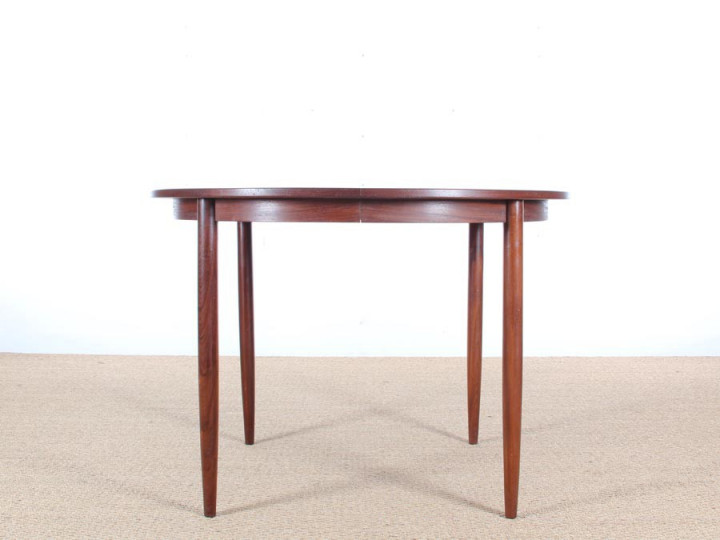 Table de repas scandinave ronde en teck 4/6 pers.  