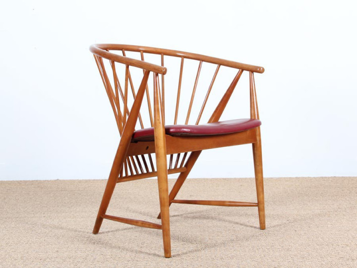 Fauteuil scandinave à barreaux