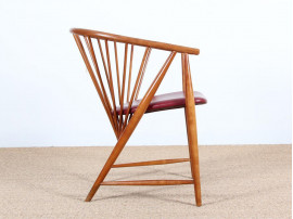 Fauteuil scandinave à barreaux