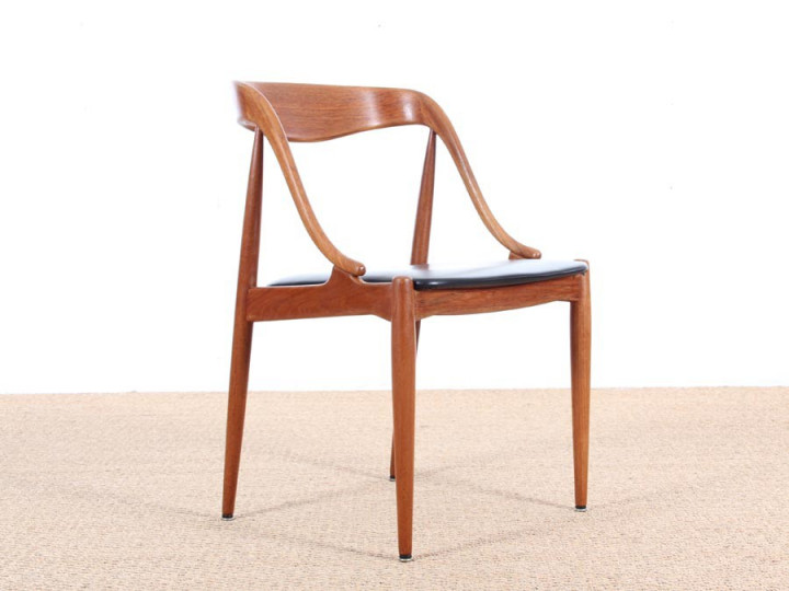 Mid-Century Modern scandinavian set of 4 chairs in teak by Johannes Andersen