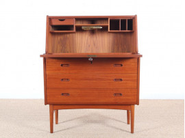 Mid-Century Modern scandinavian secretary in teak by Arne Wahl Iversen.