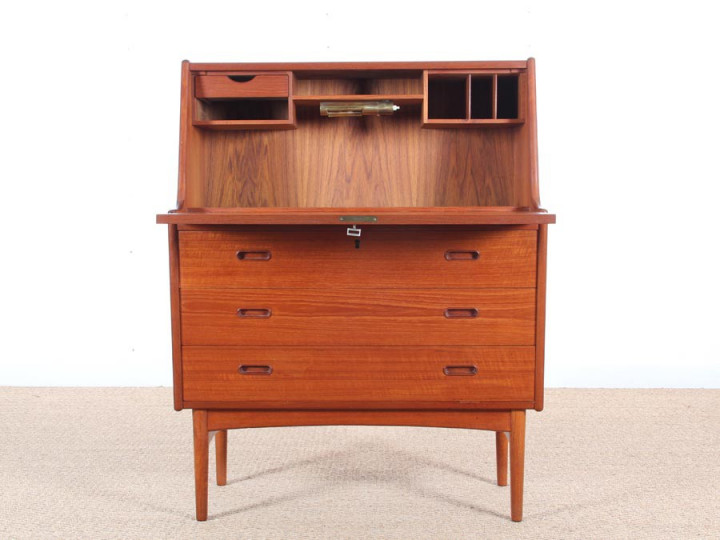 Mid-Century Modern scandinavian secretary in teak by Arne Wahl Iversen.