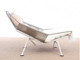 Lounge chair Flag Halyard PP 225 by Hans Wegner new edition