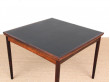table carrée scandinave en palissandre à rallonges et plateau reversible.