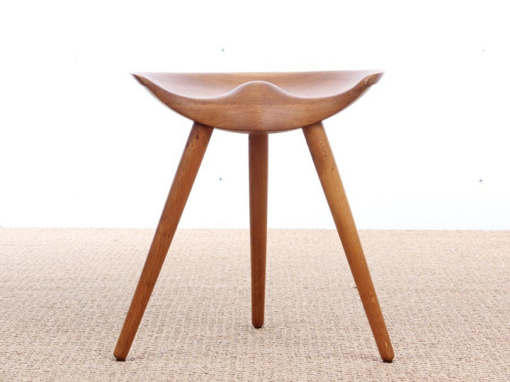 Mid-Century  modern danish 3 legs stool in oak by Mogens Lassen