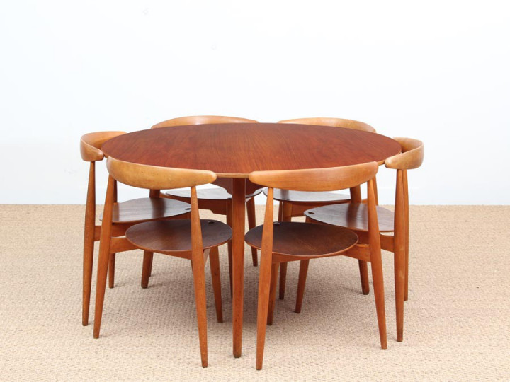 Mid-Century modern  "Heart Dining Set" by Hans J. Wegner 