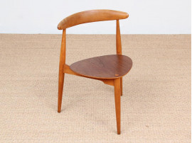 Mid-Century modern  "Heart Dining Set" by Hans J. Wegner 