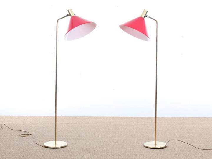 Mid-Century Modern scandinavianpair of floor lamp in brass and acrylic.