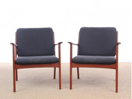 Mid-Century Modern Danish pair of  lounge chairs in teak model PJ 112 by Ole Wanscher