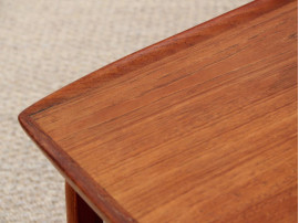 table basse scandinave en teck avec porte revue en cannage
