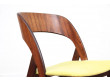Suite de 4 chaises scandinaves en palissandre de Rio. Revêtement sur mesure.